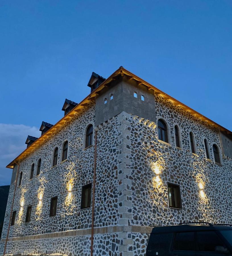 Готель Bujtina Oxhaku I Docit Peshkopi Екстер'єр фото