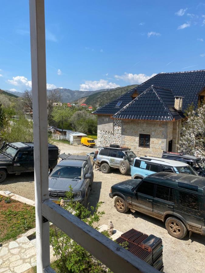 Готель Bujtina Oxhaku I Docit Peshkopi Екстер'єр фото