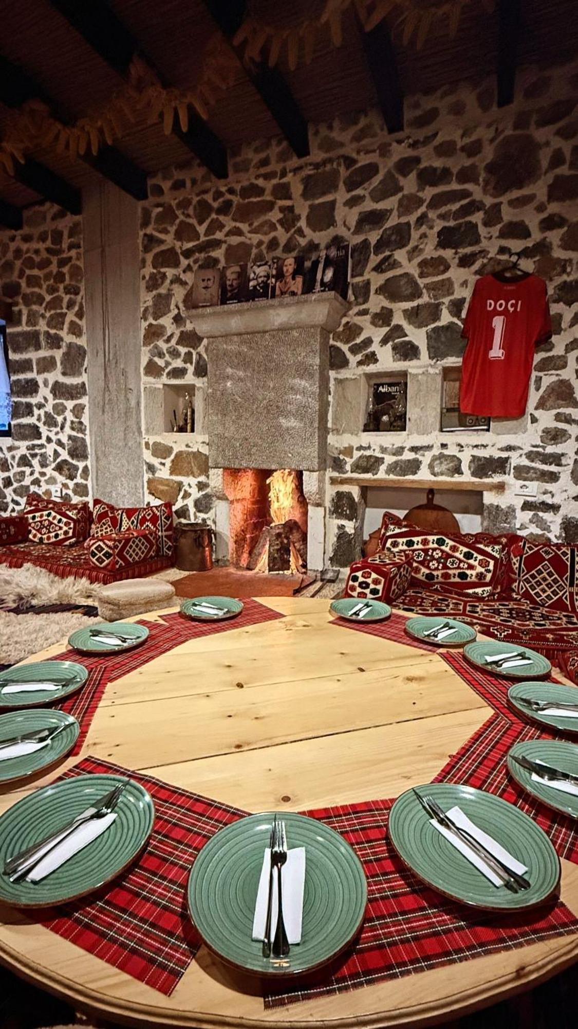 Готель Bujtina Oxhaku I Docit Peshkopi Екстер'єр фото